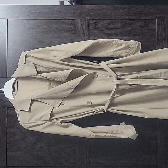 Event Trench Coat, Large - Picture 10 of 17